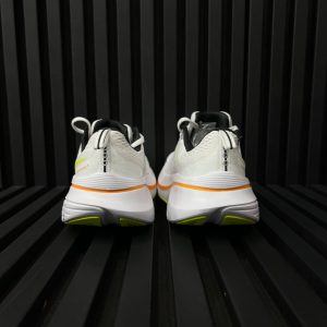 کتونی مردانه Saucony مدل Guide 18 | کفش مردانه | تاناسنتر
