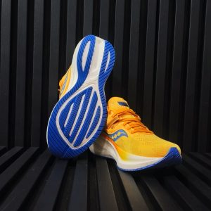 کتونی مردانه Saucony مدل Triumph 20 | کفش مردانه | تاناسنتر