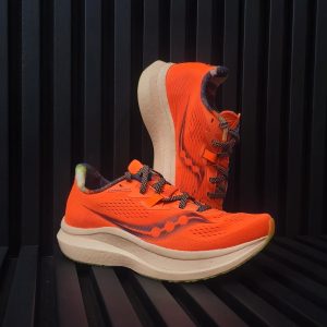 کتونی زنانه Saucony مدل Endorphin Shift 2