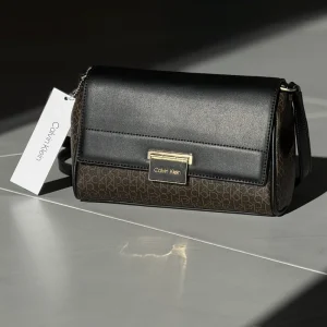 کیف دوشی زنانه Calvin Klein مدل Signature Black