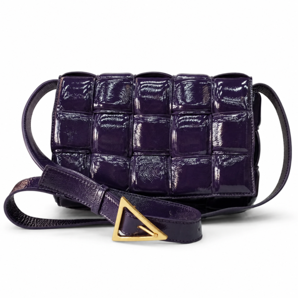 کیف دوشی زنانه Bottega Veneta مدل Padded Cassette Maxi Intrecciato Leather
