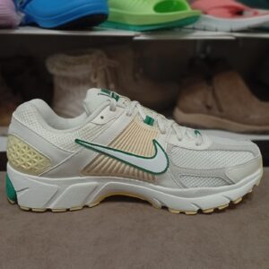 کتونی مردانه Nike مدل Zoom Vomero 5 Malachite Alabaster