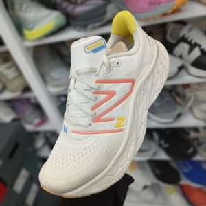 کتونی زنانه New Balance مدل Fresh Foam X More v4 | کتونی زنانه | تاناسنتر