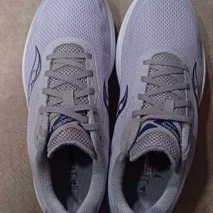 کتونی زنانه Saucony مدل S10826-32 AXON 3 | کتونی زنانه | تاناسنتر