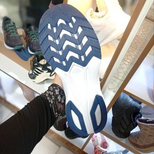 کتونی زنانه Saucony مدل S10826-32 AXON 3 | کتونی زنانه | تاناسنتر