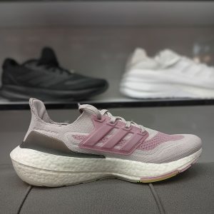 کتونی زنانه adidas مدل Ultraboost 21
