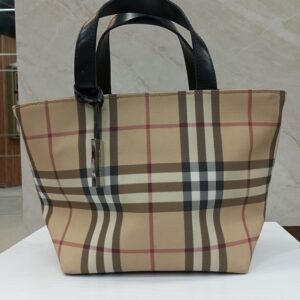 کیف دستی زنانه Burberry مدل Nova Check Top Handle Bag | کیف زنانه | تاناسنتر